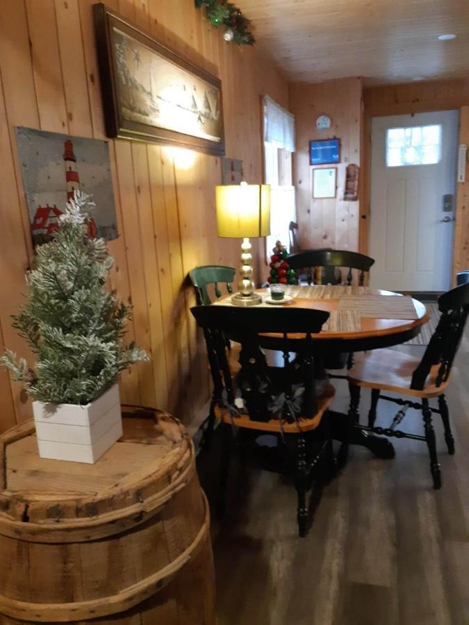 Big Axe Bed & Breakfast Otis Kültér fotó